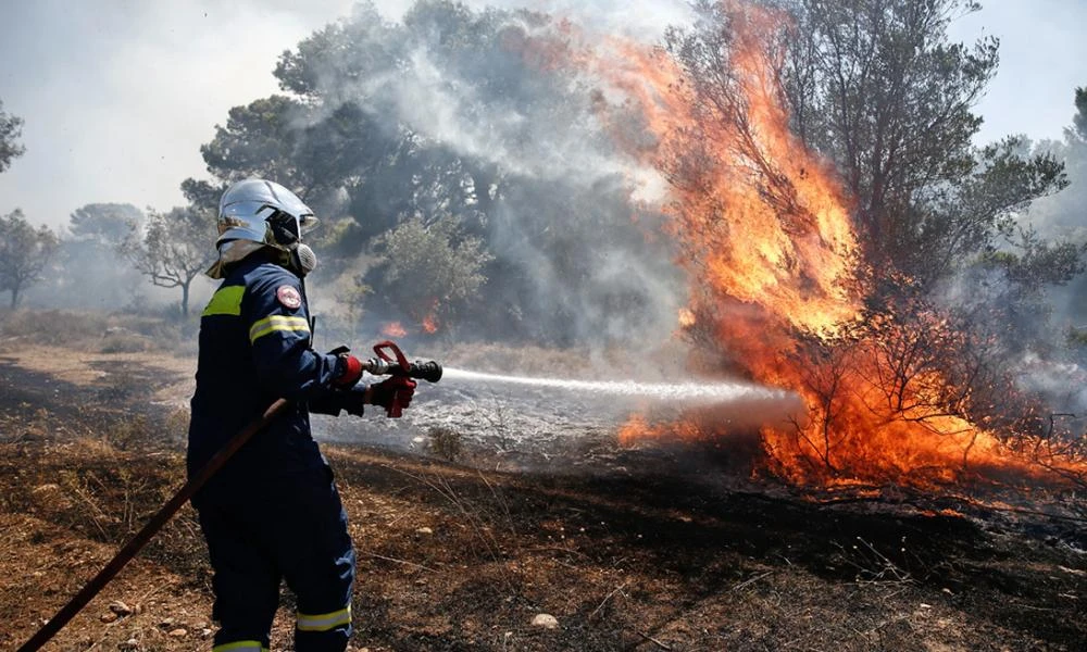 Πυροσβεστική: Πολύ υψηλός κίνδυνος πυρκαγιάς αύριο σε Αττική, Πελοπόννησο, Δυτική και Στερεά Ελλάδα